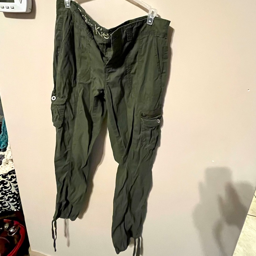 green cargo pants size 8